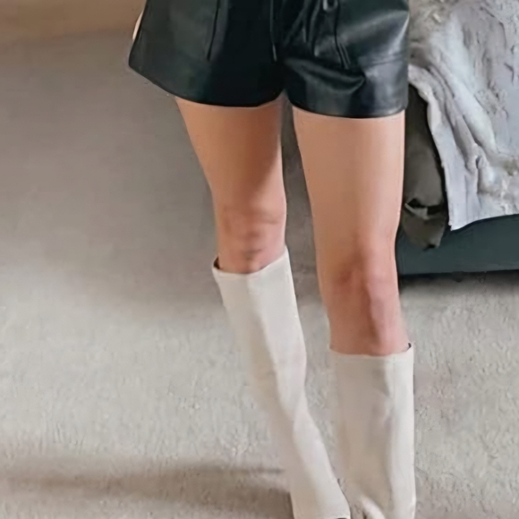 Women’s High Waisted Wide Leg Black Faux Leather Shorts Pockets Size X-SMALL - Picture 2 of 9